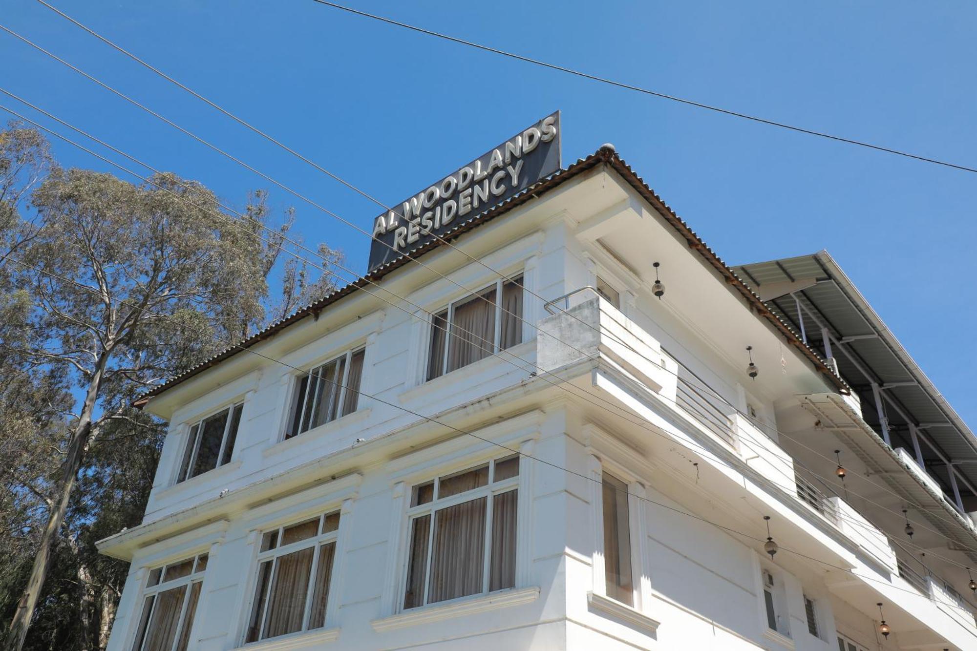 होटल The Woodlands Residency- Unmarried And Stag Groups Not Allowed