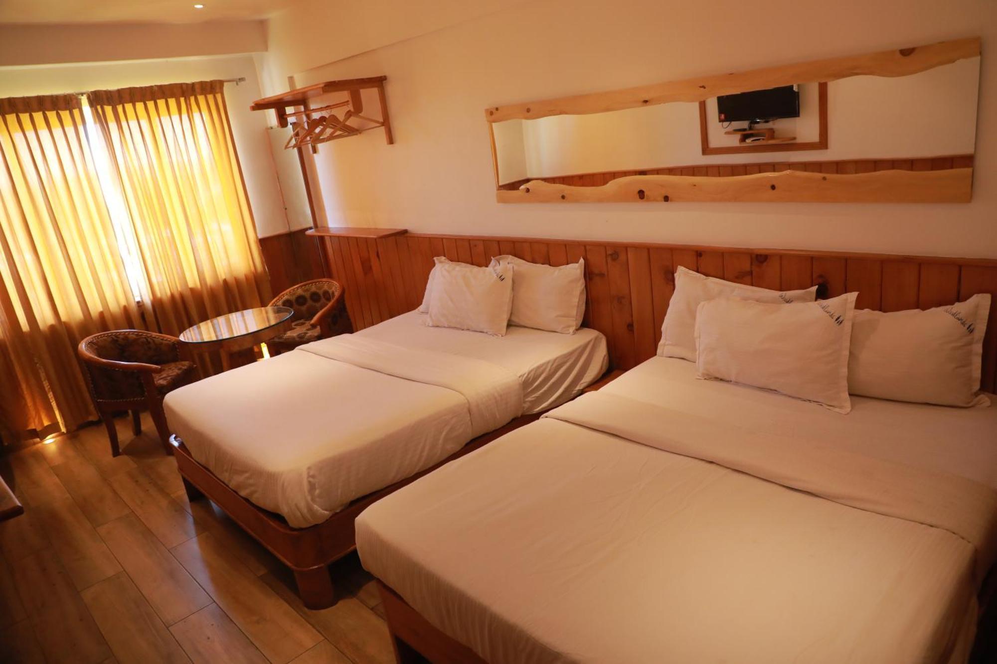 The Woodlands Residency- Unmarried And Stag Groups Not Allowed होटल